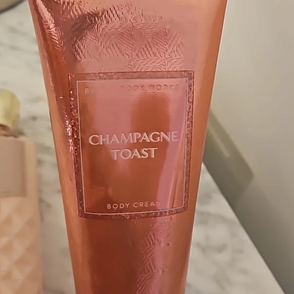 Bath & Body Works Lotion and Cream - Picture 3 of 3
